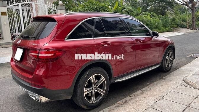 Mercedes Benz GLC 2017 250 4MATIC  - 90000 km