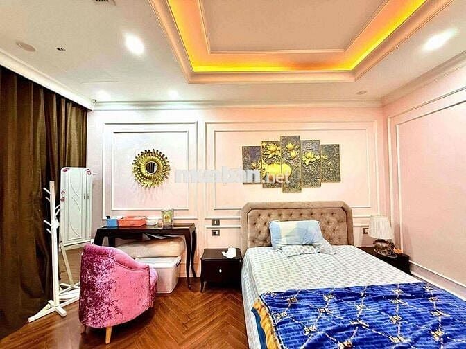 Cực Sốc ! Nhà Phố Thái Hà -Lô Góc 2 Thoáng -OTO Vào Cửa -Full Nội Thất