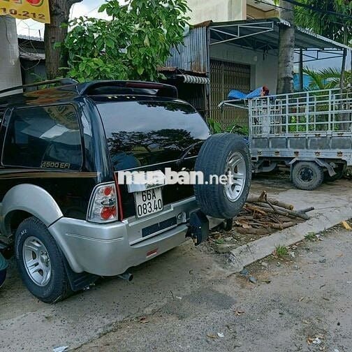 Xe 7 chỗ ford, xe có 5 cái vỏ mới ,Đăng kiểm mới