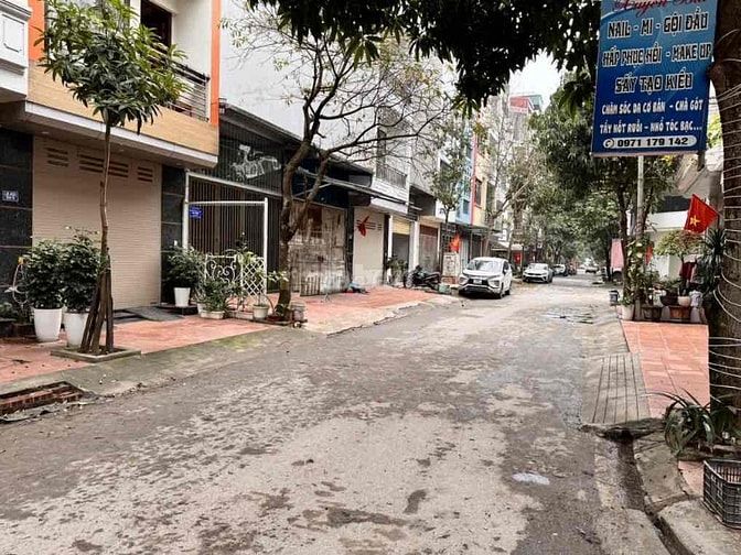 Siêu Hiếm, Bán Nhà Kiến Hưng DT 50m x MT 4m - PHÂN LÔ VỈA HÈ-OTO TRÁNH Siêu Hiếm, Bán Nhà Kiến Hưng DT 50m x MT 4m - PHÂN LÔ VỈA HÈ-OTO TRÁNH