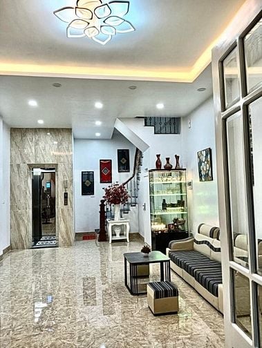 Siêu phẩm 6 tầng 45m đường láng.( giá thỏa thuận )