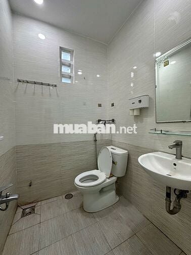 PHÒNG ĐẸP QUẬN 10 – FULL NỘI THẤT VIEW SÁNG GẦN VÒNG XOAY DÂN CHỦ