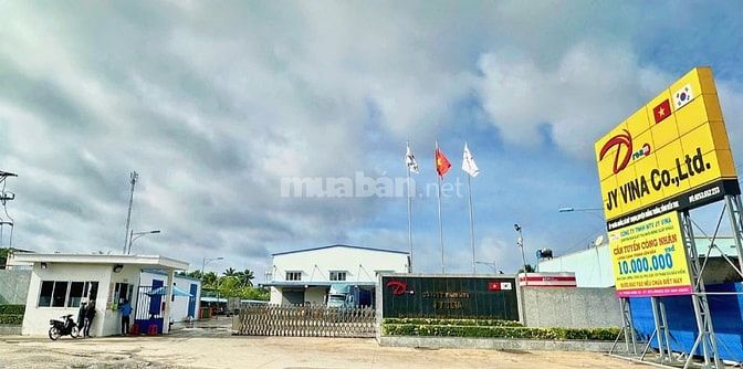 Công nhân may và công nhân hoàn tất