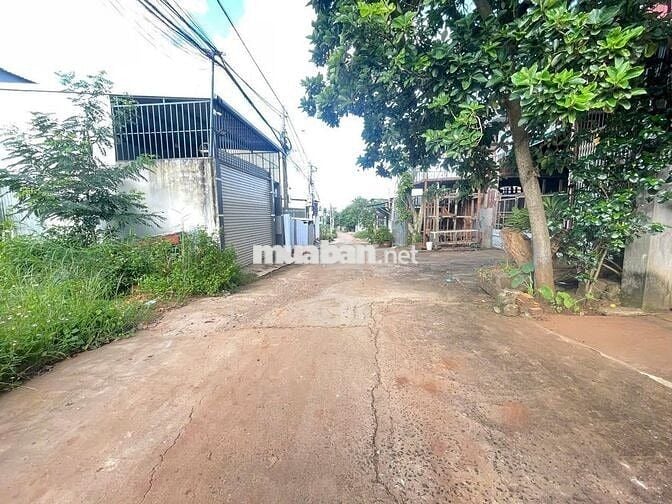 ĐẤT HẺM 246 YMOAL ĐƯỜNG Ô TÔ NÉ