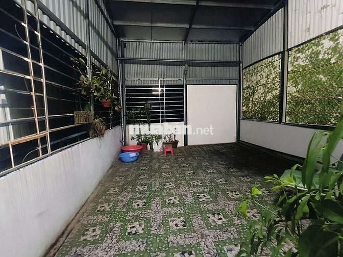 Cần bán nhà phường Vĩnh Hưng vị trí đẹp gần phố