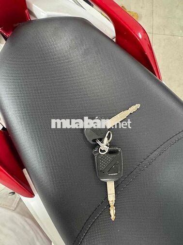 2 Xe Air Blade 125cc Đời 2013 Vs Air Blade 2011