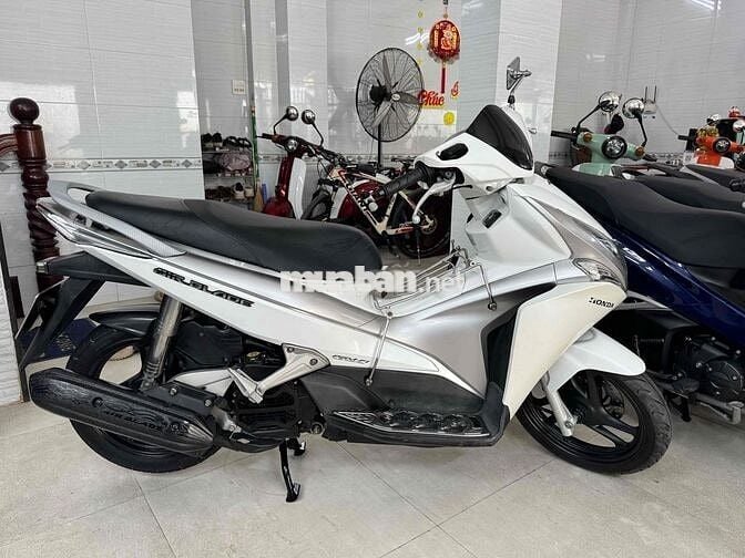 2 Xe Air Blade 125cc Đời 2013 Vs Air Blade 2011
