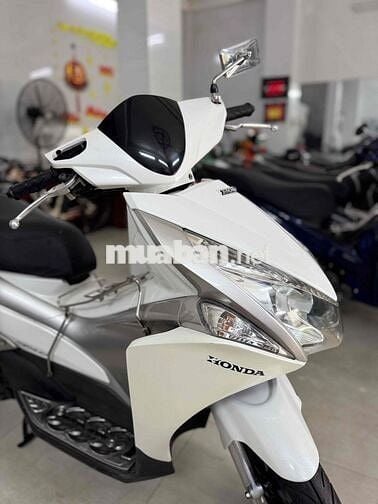 2 Xe Air Blade 125cc Đời 2013 Vs Air Blade 2011