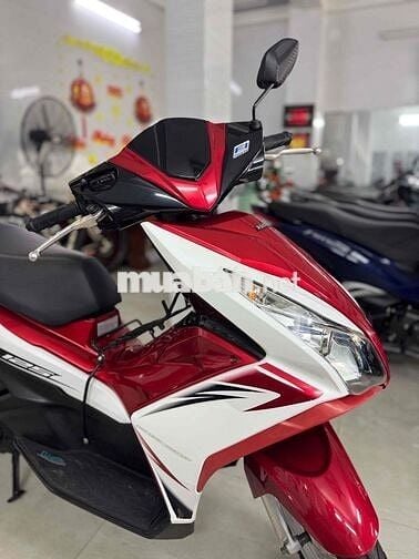 2 Xe Air Blade 125cc Đời 2013 Vs Air Blade 2011