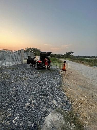 Cần đẩy lô đất víp Mặt tiền sông Sài Gòn: Nhị Bình 2, Hóc Môn, HCM