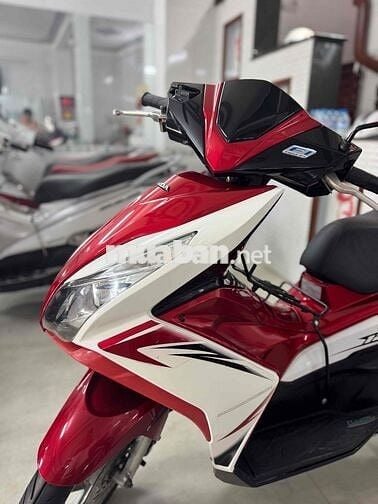 2 Xe Air Blade 125cc Đời 2013 Vs Air Blade 2011