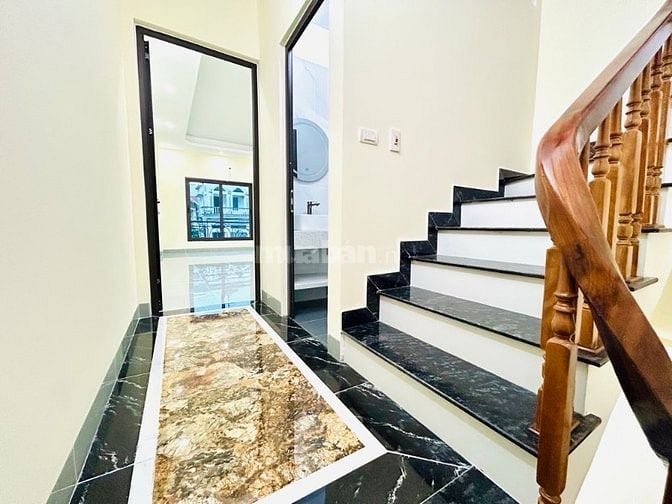 Vĩnh Hưng - Ô tô đỗ cổng - Sân rộng đá cầu - Ngõ thông  Vĩnh Hưng - Ô tô đỗ cổng - Sân rộng đá cầu - Ngõ thông