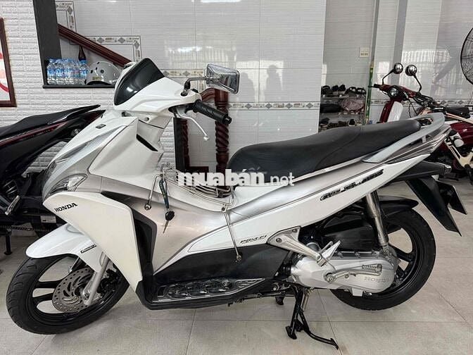 2 Xe Air Blade 125cc Đời 2013 Vs Air Blade 2011