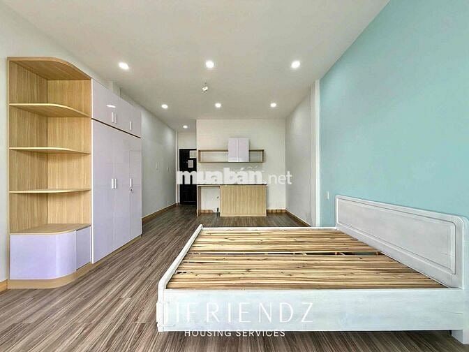 CHDV sát bến xe, full nội thất, máy giặt riêng, bancol, mới xây 100%