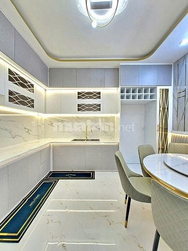 Bán nhà đường Huỳnh Tấn Phát, Q.7, full nội thất, vào ở ngay