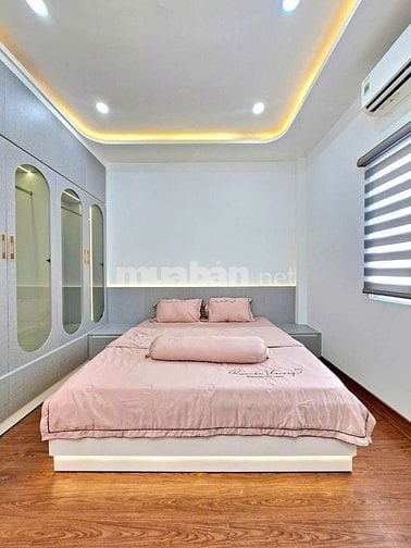 Bán nhà đường Huỳnh Tấn Phát, Q.7, full nội thất, vào ở ngay