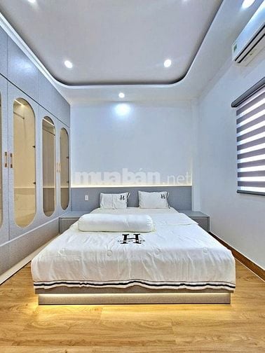 Bán nhà đường Huỳnh Tấn Phát, Q.7, full nội thất, vào ở ngay