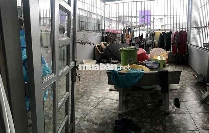 Nhà cũ Hóc Môn diện tích lớn 151m2 ngang 5,1m dài 26m