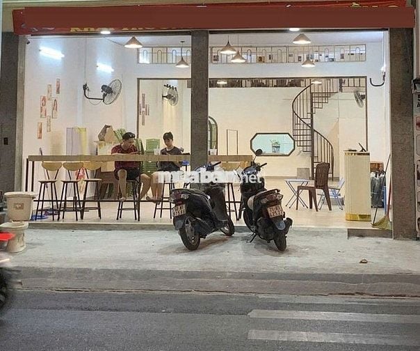 MT Đ. Âu Cơ Diện tích rộng 7x22m. Sát Trường Đại Học Và Bệnh Viện Quận