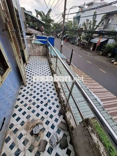 Nhà mặt tiền Phạm Thế Hiển Bên lẻ tiện xây mới hoặc sơn sửa là ở được