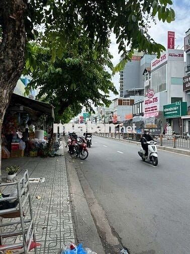 Mặt tiền 120m khu dân cư sầm uất, thích hợp KD đa ngành nghề