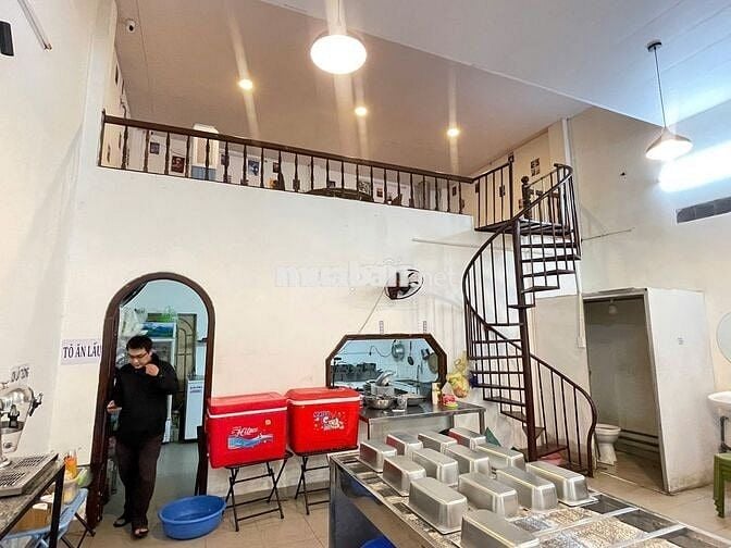 MT Đ. Âu Cơ Diện tích rộng 7x22m. Sát Trường Đại Học Và Bệnh Viện Quận