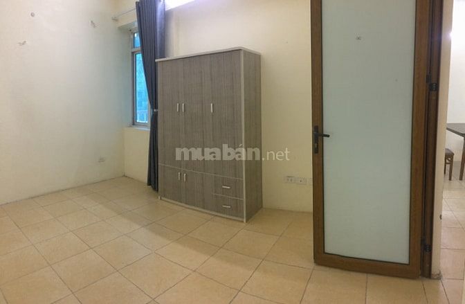 Cho thuê căn hộ chung cư 96 Định Công, 135 m2 sát đường giải phóng