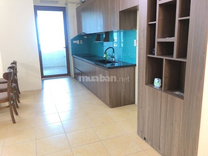 Cho thuê căn hộ chung cư 96 Định Công, 135 m2 sát đường giải phóng