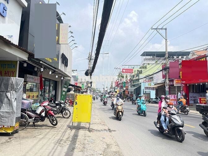 MT Đ. Âu Cơ Diện tích rộng 7x22m. Sát Trường Đại Học Và Bệnh Viện Quận