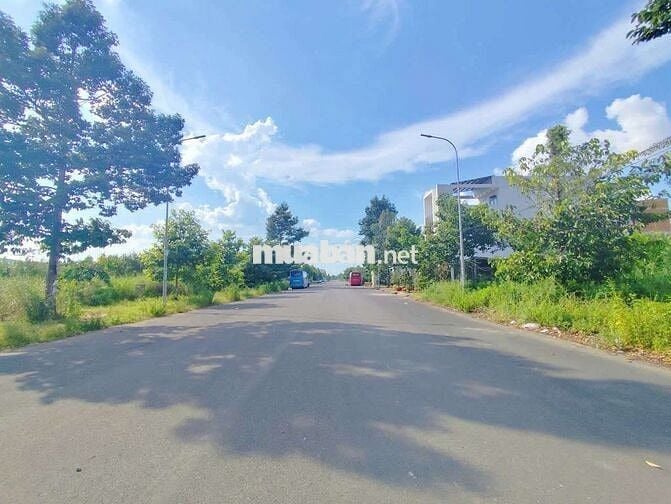 Bán Nền Đẹp 100m² Giá Tốt - Mặt Tiền Lộ Lớn 28m - Đường A4
