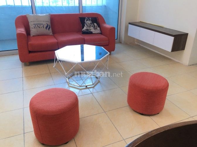 Cho thuê căn hộ chung cư 96 Định Công, 135 m2 sát đường giải phóng