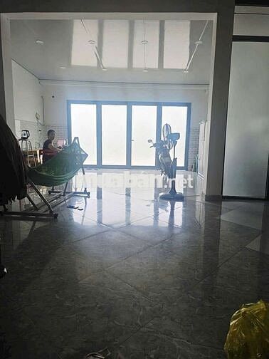 NHÀ TO CHÀ BÁ 90M2+SÂN SAU HẺM XE HƠI 2PN 2WC 1243 LÊ VĂN LƯONG