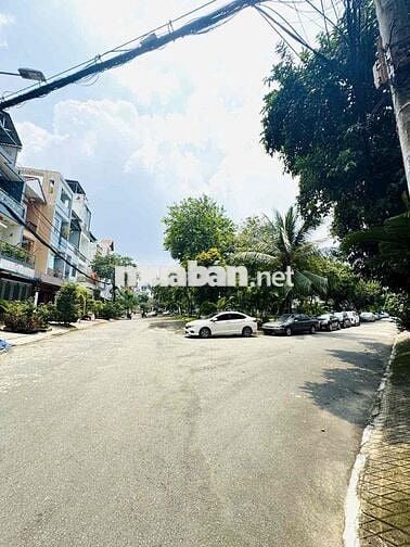Bán gấp nhà mới, đẹp đường 24B KDC TÊN LỬA cạnh CV lớn