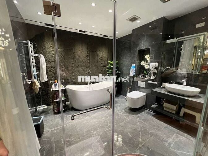 Bán Siêu Phẩm . Nguyễn Đức Cảnh