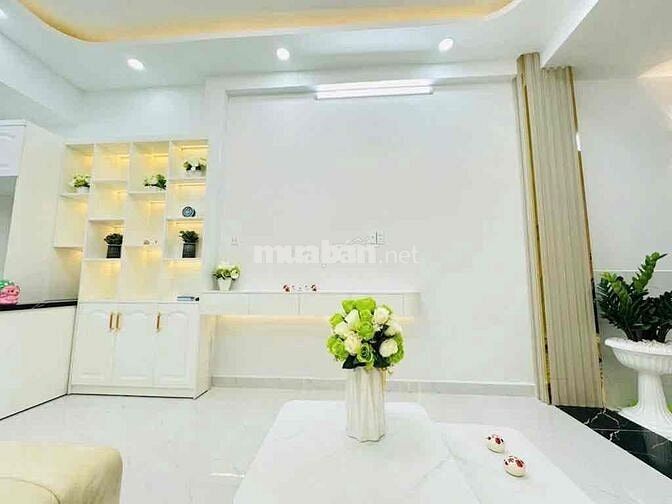 HÀNG HIẾM, NHÀ MỚI, NHỈNH 4T, NHÀ BÈ, HẺM XE HƠI.