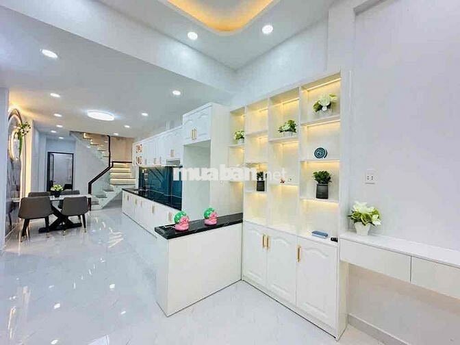 HÀNG HIẾM, NHÀ MỚI, NHỈNH 4T, NHÀ BÈ, HẺM XE HƠI.