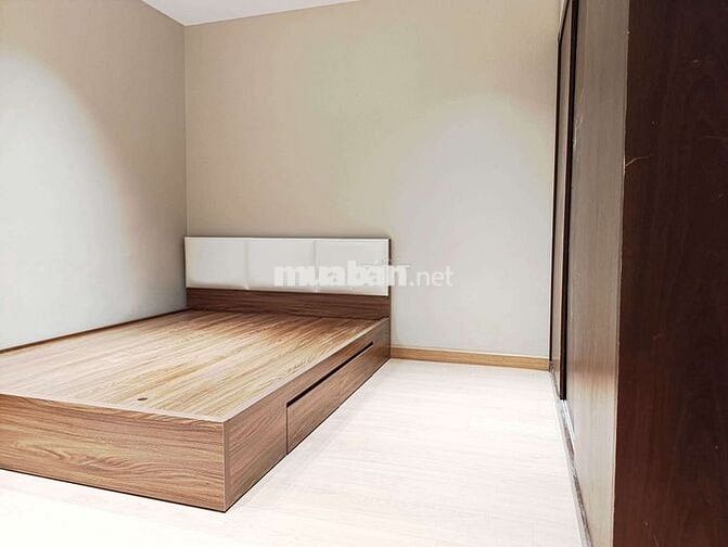 Bán gấp Tập thể Tầg 2 Hoàng Quốc Việt. Diện tích 70m