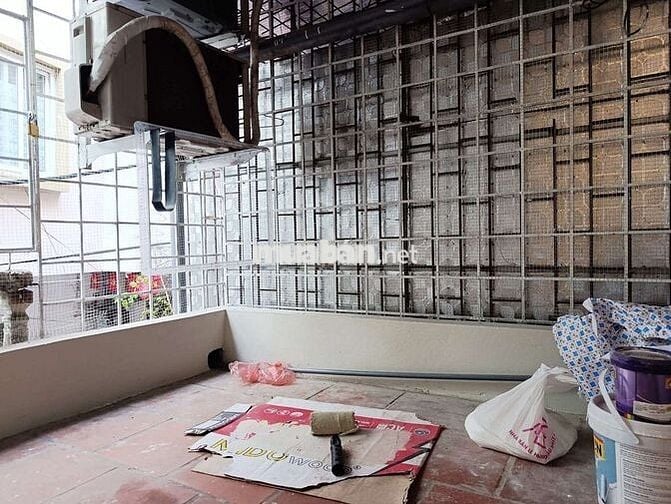 Bán gấp Tập thể Tầg 2 Hoàng Quốc Việt. Diện tích 70m