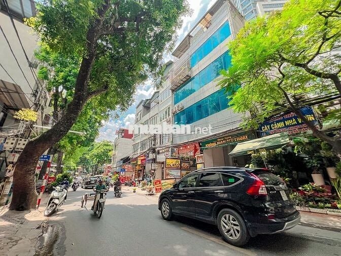 BÁN NHÀ MẶT PHỐ HOÀNG HOA THÁM – THANG MÁY – CÓ HẦM – THÔNG SÀN
