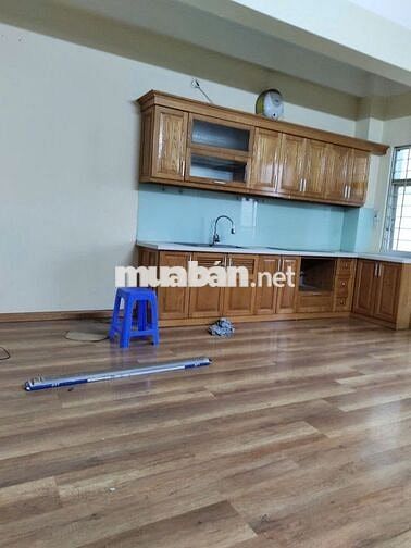 Cần cho thuê căn tầng 8 nhà CT2A khu đô thị Mễ Trì Hạ 85m2,2N, 1VS