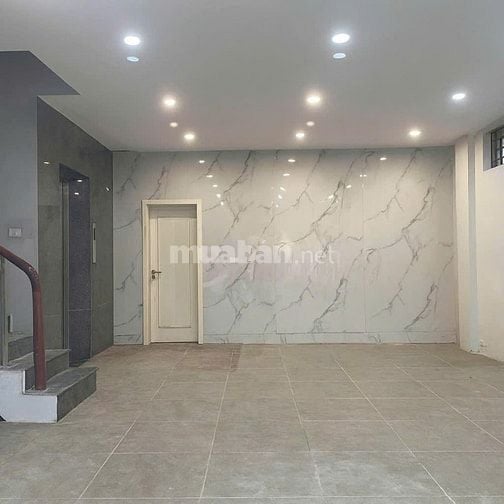 Cho thuê nhà mặt tiền 7m, 4 tầng căn góc có thang máy, 300m ra Hồ Tây