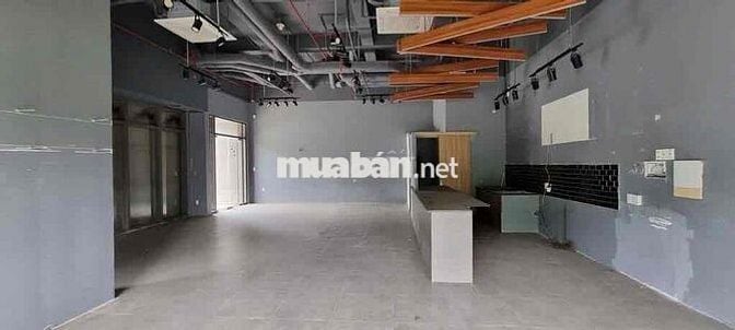 Cho thuê MB shophouse rộng 100m2 ngay Hồng Hà Tân Bình