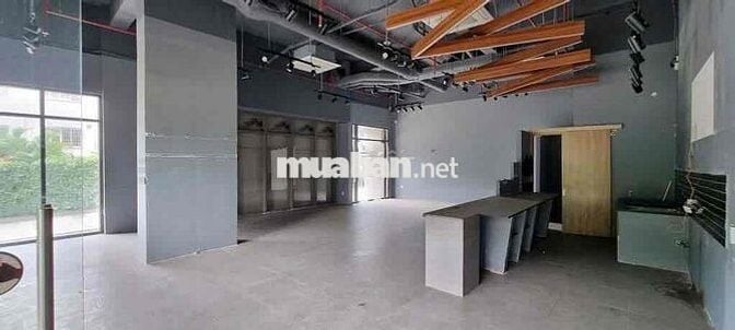 Cho thuê MB shophouse rộng 100m2 ngay Hồng Hà Tân Bình