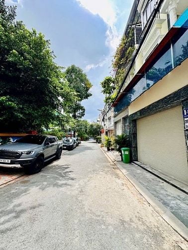 🌈 BÁN CHDV 5LẦU ĐƯỜNG PHẠM HUY THÔNG , P6 , QUẬN - GV