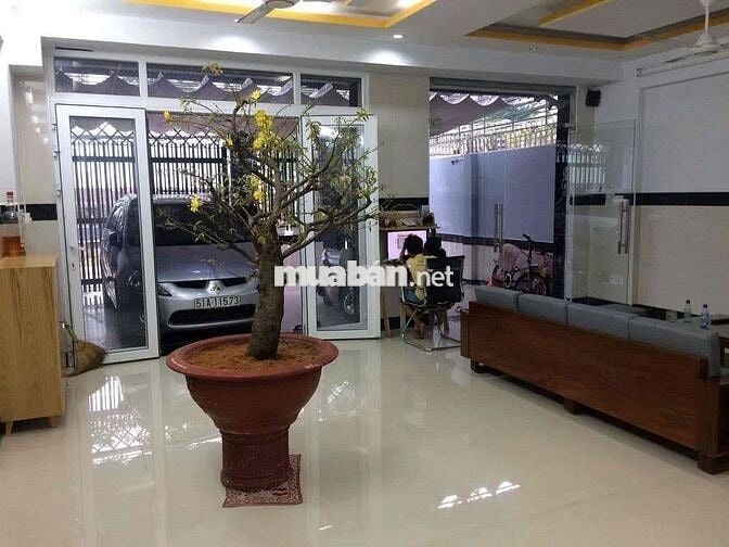 Cho thuê biệt thự mặt tiền: Phạm Ngọc Thảo,Tân Phú + DT: 7mx20m(2L)