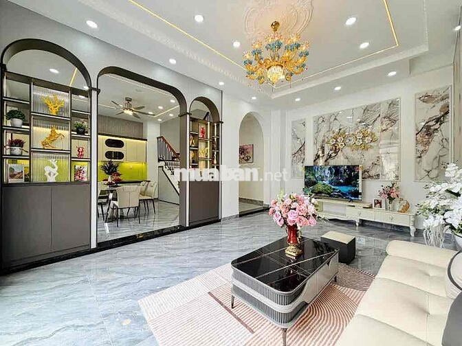 Bán nhà đẹp ngang 9x10m, 4 tầng, sân vườn, hxh 8m Emart Phan Huy Ích