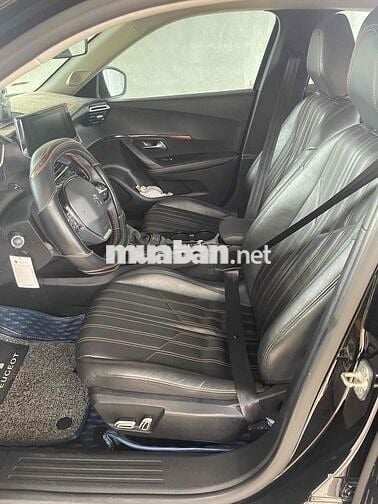Peugeot 2008 2022 Active 1.2 AT - 50000 km