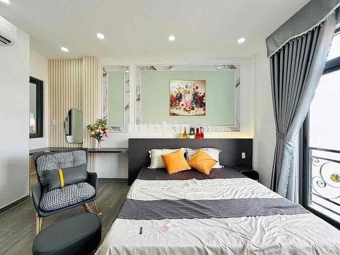 Bán nhà đẹp ngang 9x10m, 4 tầng, sân vườn, hxh 8m Emart Phan Huy Ích