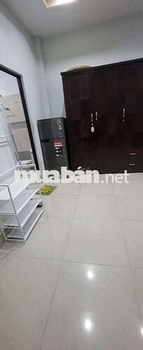 Phòng full rộng 35m2 mặt tiền đường Quận 6