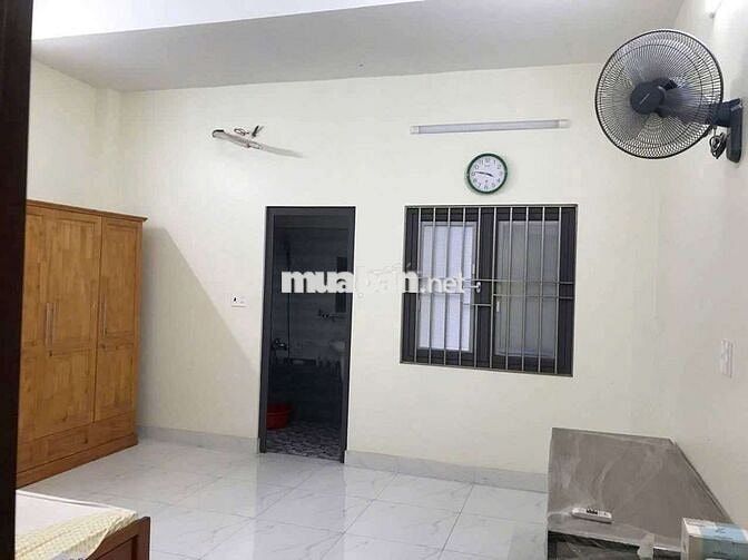 Cho thuê nhà có nội thất gần siêu thị Go